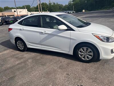 2017 Hyundai ACCENT SE   - Photo 4 - Madison, OH 44057