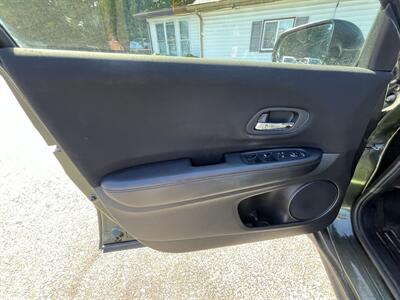 2016 Honda HR-V LX   - Photo 8 - Madison, OH 44057