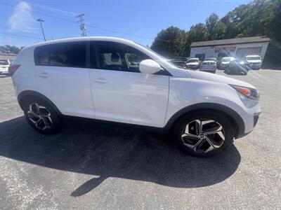2016 Kia Sportage LX - Photo 4 - Madison, OH 44057