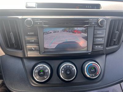 2017 Toyota RAV4 LE - Photo 18 - Madison, OH 44057