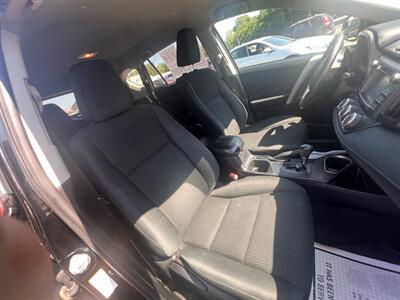 2017 Toyota RAV4 LE - Photo 33 - Madison, OH 44057