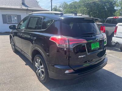 2017 Toyota RAV4 LE - Photo 6 - Madison, OH 44057