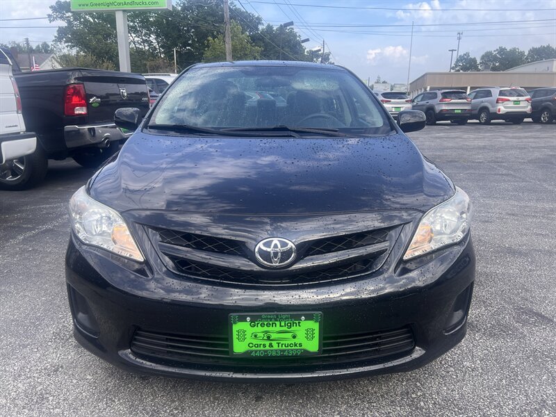 2012 Toyota Corolla LE - Photo 2 - Madison, OH 44057