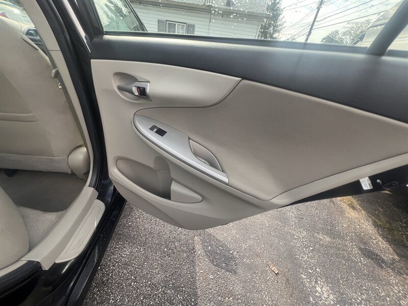 2012 Toyota Corolla LE - Photo 30 - Madison, OH 44057