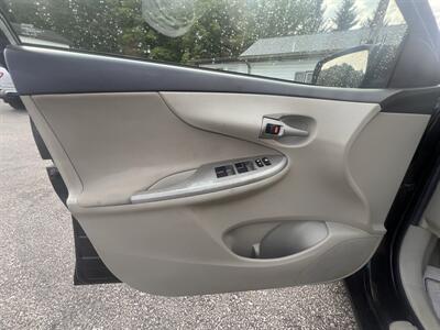 2012 Toyota Corolla LE - Photo 8 - Madison, OH 44057