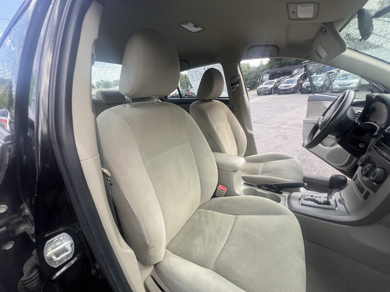 2012 Toyota Corolla LE - Photo 32 - Madison, OH 44057