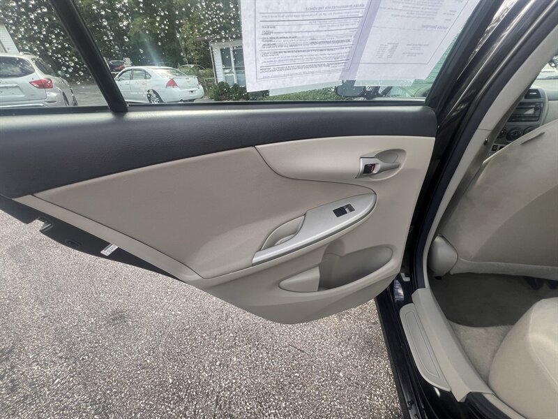 2012 Toyota Corolla LE - Photo 20 - Madison, OH 44057