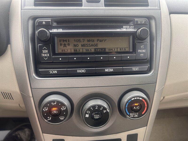 2012 Toyota Corolla LE - Photo 12 - Madison, OH 44057