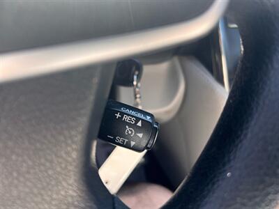 2014 Toyota Camry LE   - Photo 15 - Madison, OH 44057