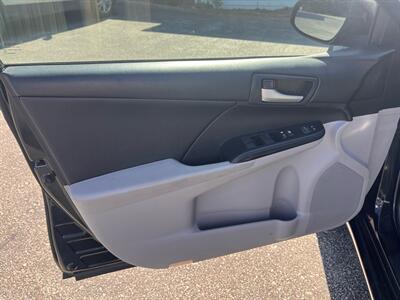 2014 Toyota Camry LE   - Photo 11 - Madison, OH 44057