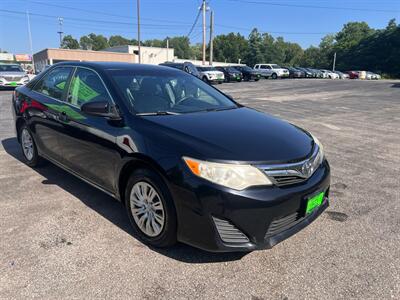 2014 Toyota Camry LE   - Photo 4 - Madison, OH 44057