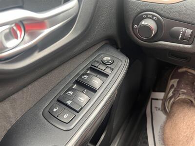 2016 Jeep Cherokee Sport - Photo 14 - Madison, OH 44057