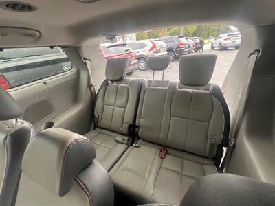 2017 Kia Sedona LX   - Photo 17 - Madison, OH 44057