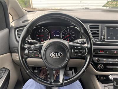 2017 Kia Sedona LX - Photo 16 - Madison, OH 44057