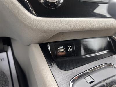 2017 Kia Sedona LX - Photo 20 - Madison, OH 44057