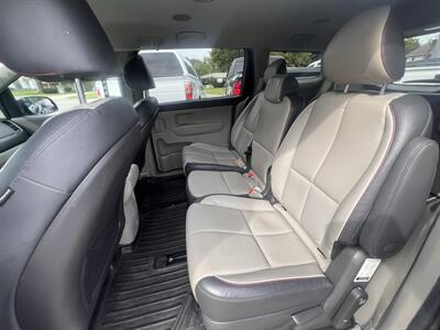 2017 Kia Sedona LX - Photo 30 - Madison, OH 44057