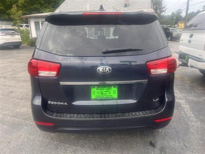 2017 Kia Sedona LX   - Photo 6 - Madison, OH 44057