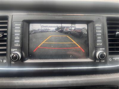 2017 Kia Sedona LX   - Photo 15 - Madison, OH 44057