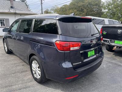 2017 Kia Sedona LX - Photo 5 - Madison, OH 44057