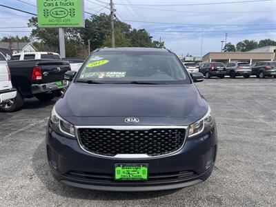 2017 Kia Sedona LX - Photo 2 - Madison, OH 44057
