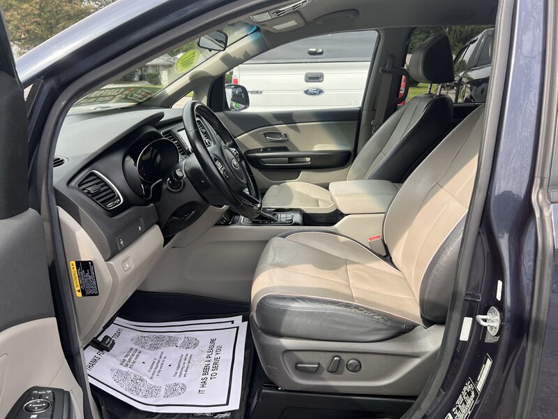 2017 Kia Sedona LX - Photo 9 - Madison, OH 44057
