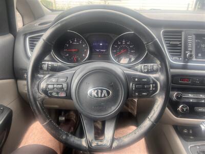 2017 Kia Sedona LX   - Photo 11 - Madison, OH 44057