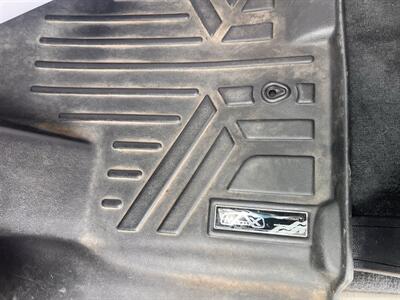 2017 Kia Sedona LX - Photo 12 - Madison, OH 44057