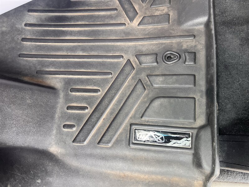2017 Kia Sedona LX - Photo 12 - Madison, OH 44057