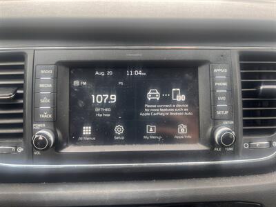 2017 Kia Sedona LX   - Photo 13 - Madison, OH 44057