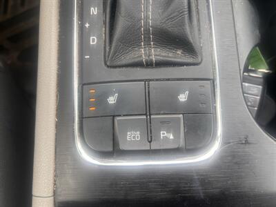 2017 Kia Sedona LX   - Photo 14 - Madison, OH 44057