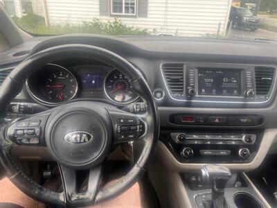 2017 Kia Sedona LX   - Photo 10 - Madison, OH 44057