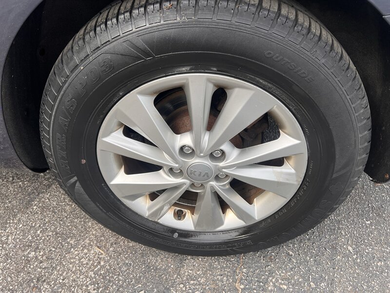 2017 Kia Sedona LX - Photo 47 - Madison, OH 44057