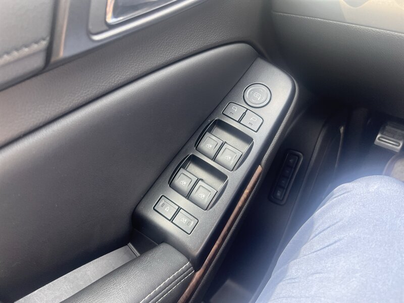 2017 Chevrolet Tahoe LT - Photo 17 - Madison, OH 44057