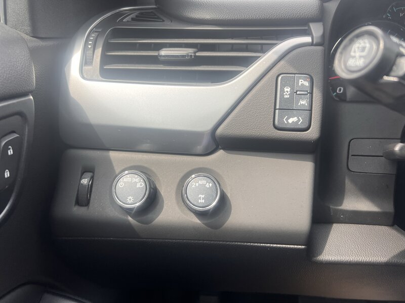 2017 Chevrolet Tahoe LT - Photo 16 - Madison, OH 44057