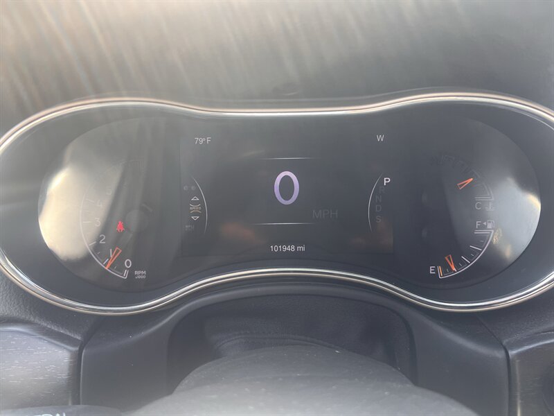 2015 Jeep Grand Cherokee Laredo - Photo 11 - Madison, OH 44057
