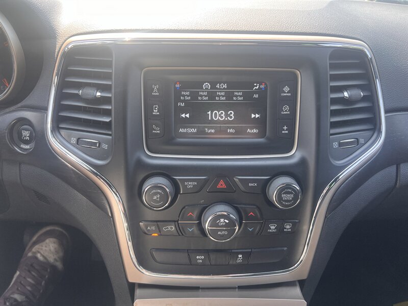 2015 Jeep Grand Cherokee Laredo - Photo 12 - Madison, OH 44057