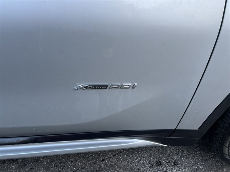 2017 BMW X1 xDrive28i - Photo 5 - Madison, OH 44057