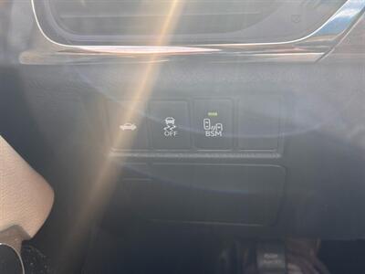 2013 Toyota Avalon XLE Touring - Photo 16 - Madison, OH 44057