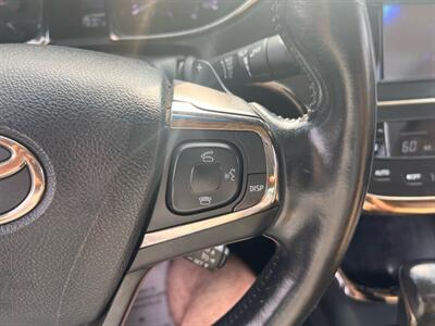 2013 Toyota Avalon XLE Touring - Photo 14 - Madison, OH 44057