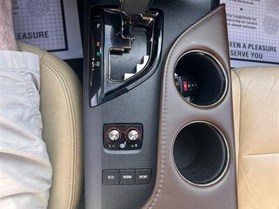 2013 Toyota Avalon XLE Touring - Photo 23 - Madison, OH 44057