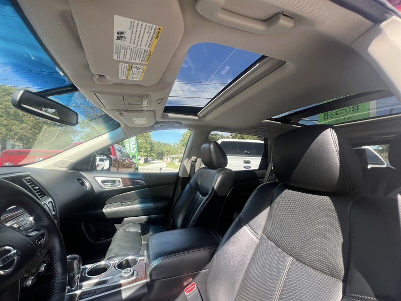 2016 Nissan Pathfinder Platinum - Photo 25 - Madison, OH 44057