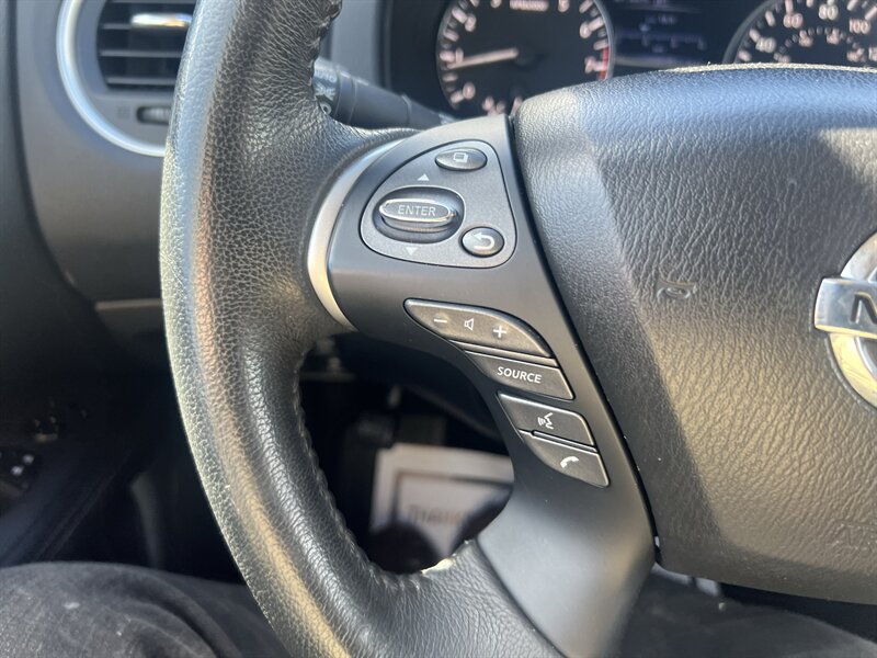 2016 Nissan Pathfinder Platinum - Photo 13 - Madison, OH 44057