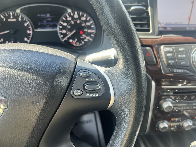 2016 Nissan Pathfinder Platinum - Photo 14 - Madison, OH 44057