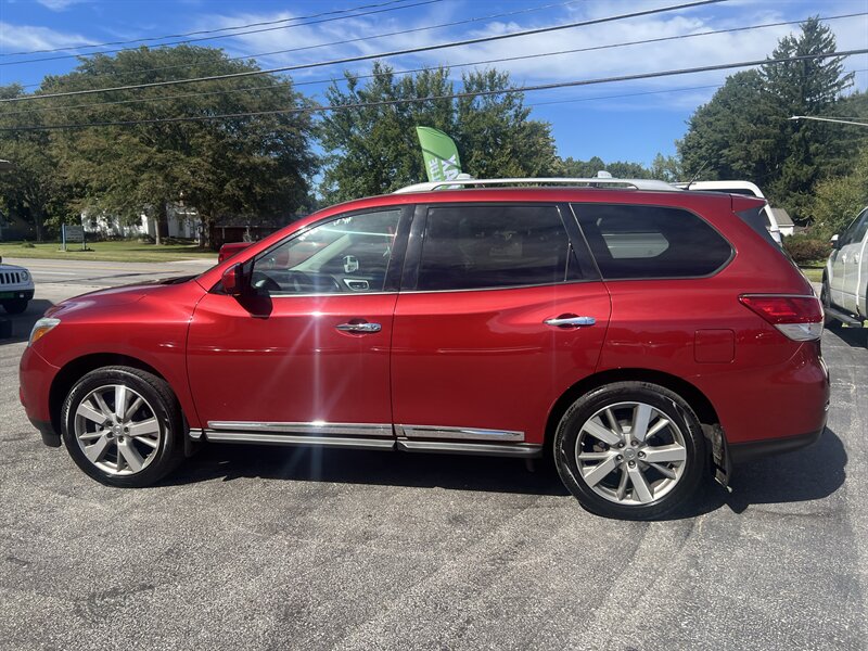 2016 Nissan Pathfinder Platinum - Photo 8 - Madison, OH 44057