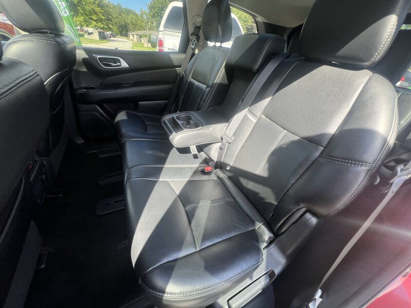 2016 Nissan Pathfinder Platinum - Photo 32 - Madison, OH 44057