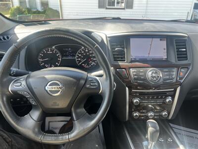 2016 Nissan Pathfinder Platinum - Photo 10 - Madison, OH 44057