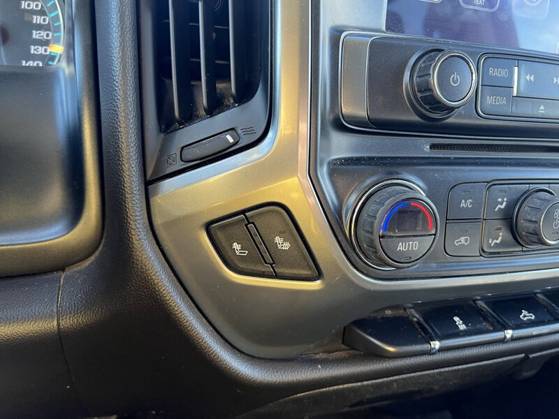 2017 Chevrolet Silverado 1500 LT - Photo 13 - Madison, OH 44057