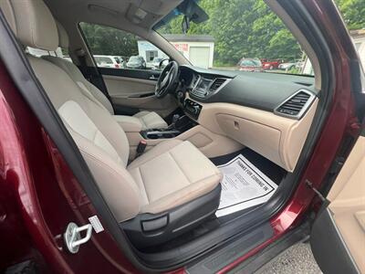 2017 Hyundai TUCSON SE   - Photo 32 - Madison, OH 44057
