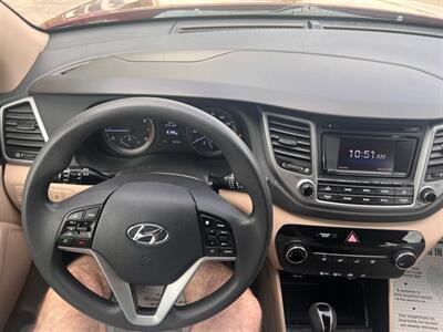 2017 Hyundai TUCSON SE   - Photo 12 - Madison, OH 44057