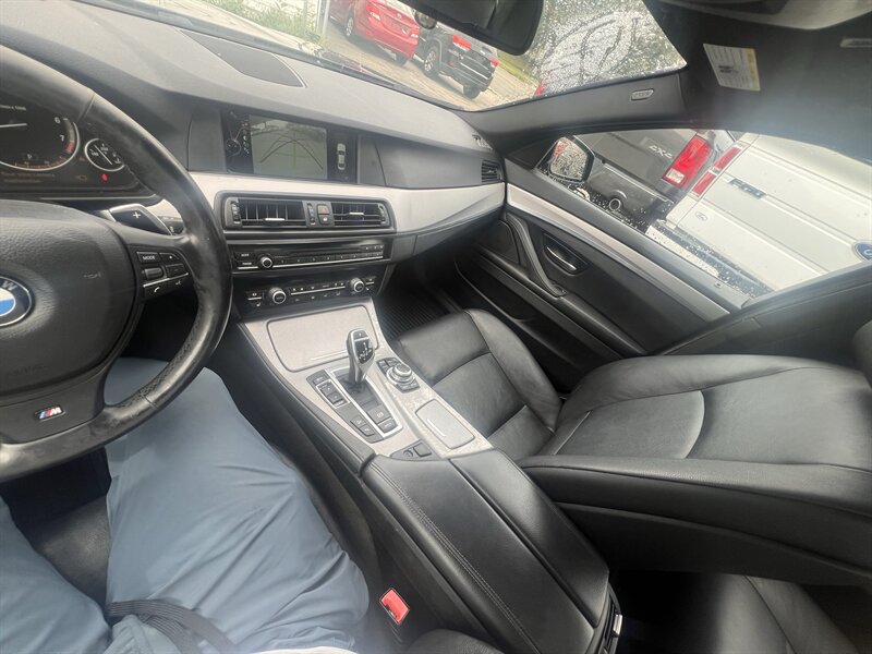 2013 BMW 5 Series 528i xDrive - Photo 17 - Madison, OH 44057